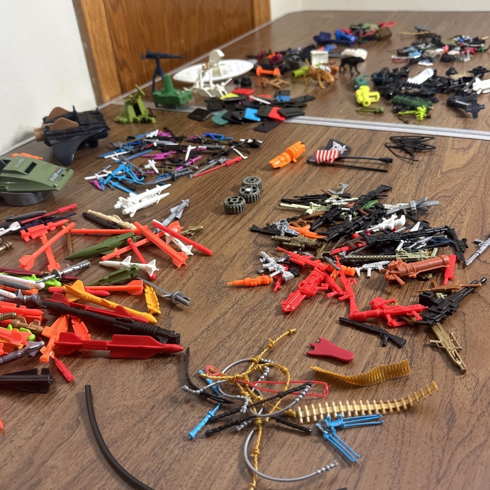 Huge Vintage 3.75 GI Joe ARAH 80s 90s Accessories Parts Missiles Guns Animal Lot